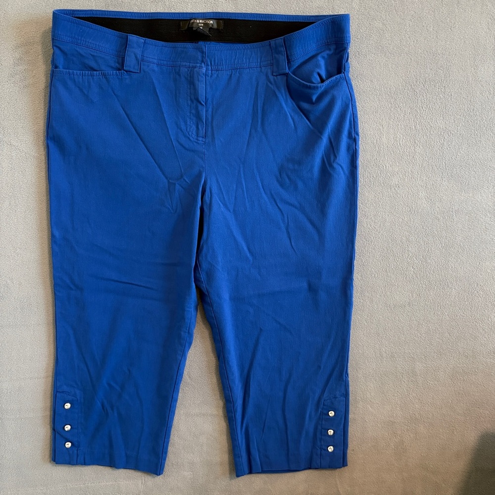89th & Madison Royal Blue Cropped Capris with Button Hem
